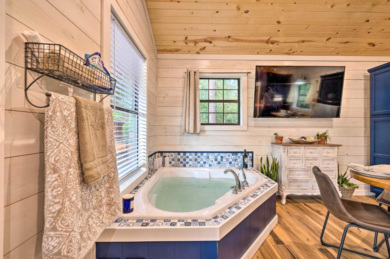Romantic Broken Bow Cabin With Jacuzzi And Fire Pit! Екстер'єр фото